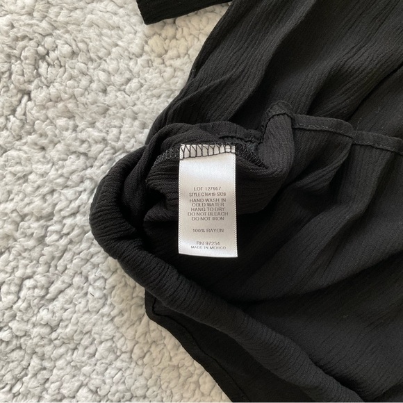 One (Heart) Clothing Womens Cold Shoulder short sleeve Top Black size Medium - Picture 7 of 10